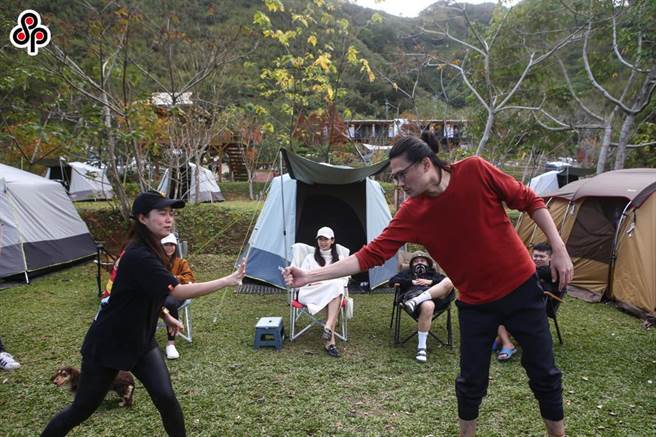 露营时，彼此透过团康活动交流，增进彼此的友谊。（本报资料照）