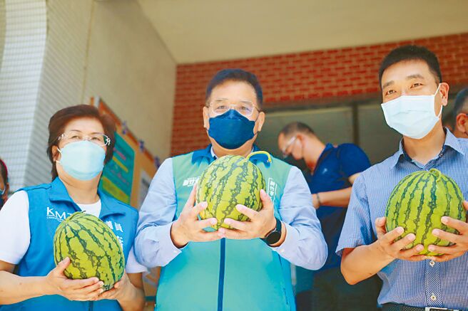 国民党新竹市长参选人林耕仁表示，过去民进党执政把两岸关系一刀切，若当选会把竹市行销出去。（林耕仁团队提供／王惠慧新竹传真）