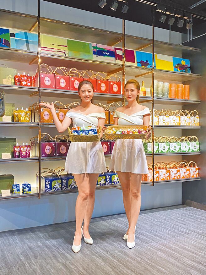 台湾农渔业物产馆不只有品牌故事，还展售农特产品，更设有品茗空间。（张亦惠摄）