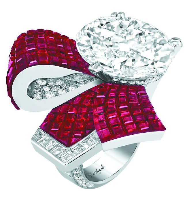 梵克雅宝Couture Mysterieuse戒指。（Van Cleef & Arples提供）