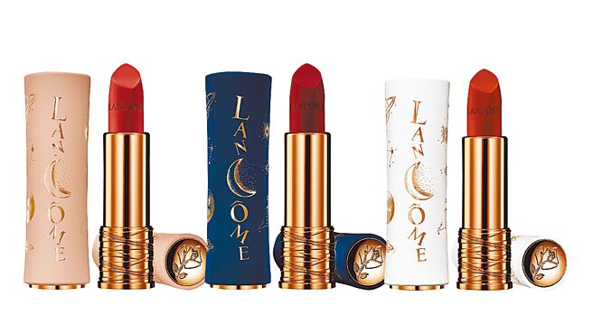 比漾广场LANCOME爱恋银河限定版，2022绝对完美唇膏丝绒，推荐价1250元。（比漾广场提供）