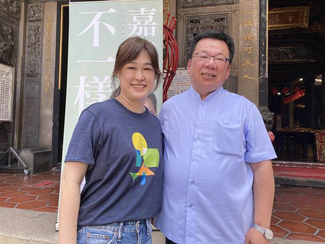 民進黨嘉義市長參選人李俊俋偕妻子陳佳慧誓師打贏年底選戰。（廖素慧攝）