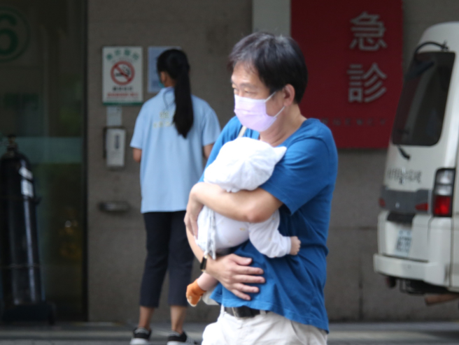 指挥中心今日公布首例儿童心肌炎死亡，以及首例儿童多重感染的重症个案。（图／示意图，记者陈俊吉摄影）