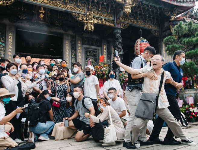 陈情陈时中男遭警架离却遭讽 林鹤明：一介平民可指挥警方？（本报资料照）
