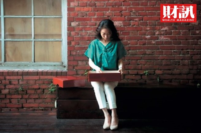 根据《财讯》报导，顏惠民的自我认同被「两个祖国」撕裂，女儿一青妙有着台湾和日本血统，却因这两个认同让人生更丰富，而且过着牙医师、演员、作家的斜杠生活。（图/ 财讯提供）