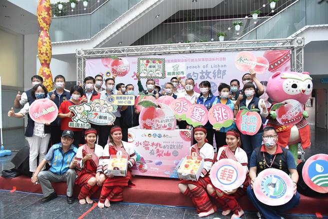 台中市和平區公所推出「2022梨山森活節」系列活動，邀請民眾闔家出遊，走訪水蜜桃的故鄉。（潘虹恩攝）