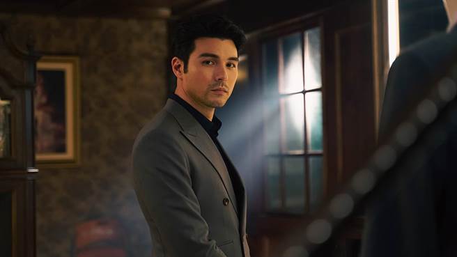 凤小岳代言手游化身乔峰。（艾玩天地提供）