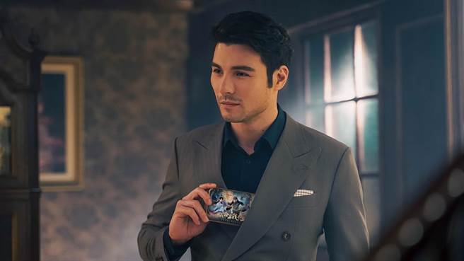 凤小岳代言手游化身乔峰。（艾玩天地提供）