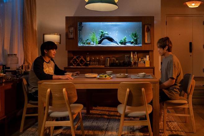 「MIRROR」成员姜涛、柳应廷为《妈的星宠儿》献出大萤幕处女秀。（龙祥提供）