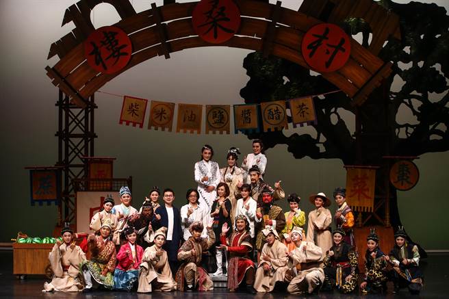 《樓桑村那個姓關的─還有那個姓張的跟姓劉的》彩排記者會，劇情將傳統藝術揉合三國演義的主題，探討人性的貪婪貪婪，又不失詼諧的小品。（鄧博仁攝）