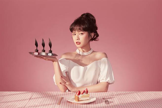 簡廷芮代言聯名指採禮盒。（藝和創藝提供）