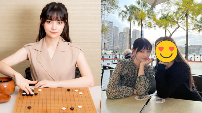 27岁黑嘉嘉和姊姊黑萱萱同框，像极了两尊真人版洋娃娃。(图/黑嘉嘉 FB)