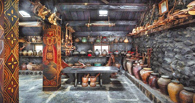 屏县府藉由「会呼吸的排湾族石板屋」，一举跃上国际、勇夺法国建筑设计类铜奖殊荣。（屏县府提供／林和生屏东传真）