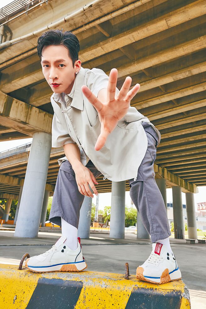 PALLADIUM TROOP RUNNER军种潮鞋翻玩70年代军用復古风格。（PALLADIUM提供）