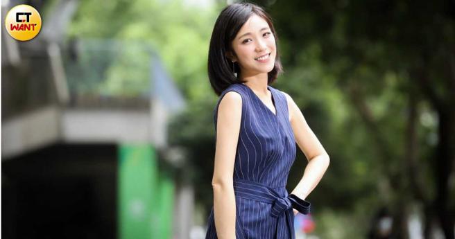 目前单身的梁舒涵向来桃花运极佳，还笑说花也是需要生长期。（图／侯世骏摄）