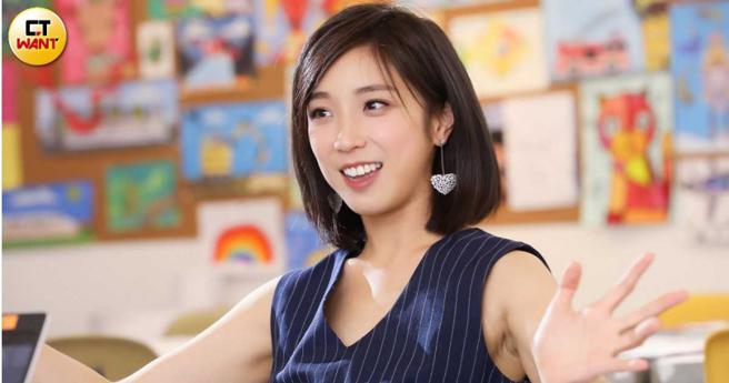 每当生活上有烦躁郁闷等情绪，梁舒涵都会透过练字来转换心情。（图／侯世骏摄）