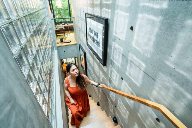 袭园美术馆为仆人建筑空间设计一手打造的全清水模建筑，每周六开放民眾免费预约参观。（石智中摄）