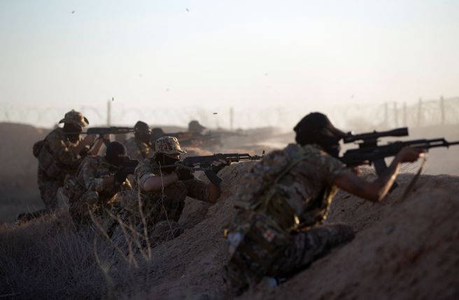 库德族民兵团体人民保卫军（YPG）于7月19日训练照（路透社）