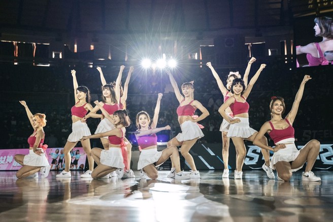 钢铁人啦啦队「钢铁女神雅典娜」正在进行扩编海选。(高雄钢铁人提供)