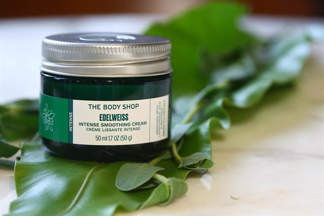 The Body Shop 【雪绒花  漾顏奇肌密集修护霜】。（The Body Shop提供）