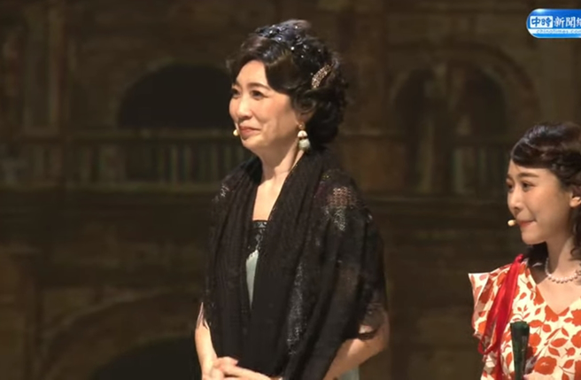 黃嘉千稍早現身舞台劇宣傳。（圖／翻攝自中時娛樂 Youtube）