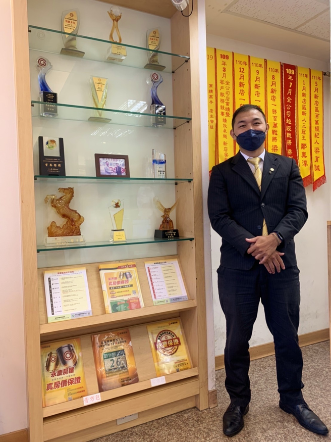 梁育诚建议消费者多比较各家房仲业者实价登录资讯，并选择诚实的房仲业者，对自身最有保障。(图/永庆房屋提供)