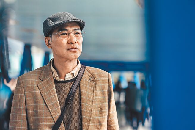 任达华主演《七人乐队》中的温情短片《迷路》。（华映提供）