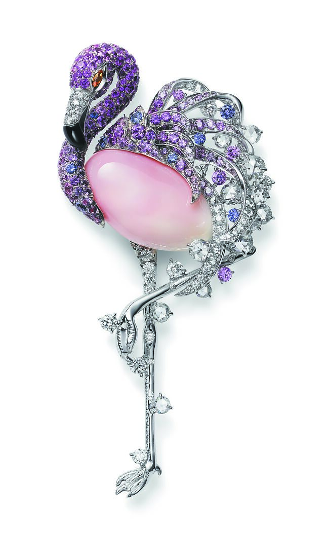 MIKIMOTO Wild And Wonderful頂級珠寶系列，紅鶴胸針。（MIKIMOTO提供）
