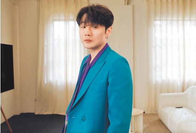 李榮浩出現在VALENTINO七夕短片中。（摘自官網）