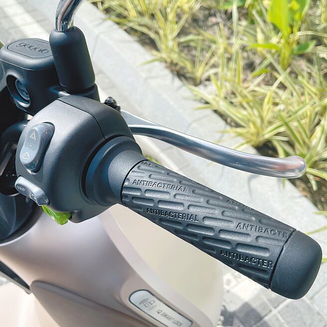 抗菌把手在疫情下显得特别贴心。（陈大任摄）