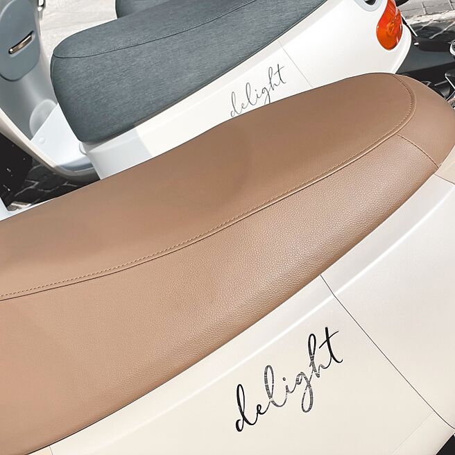 车侧镶嵌有精美「Delight」字样。（陈大任摄）