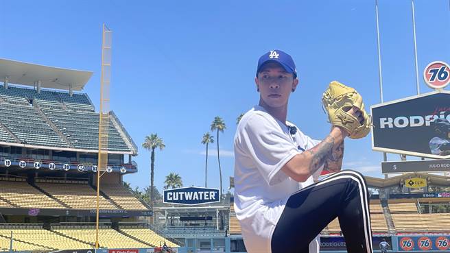 小春首次站上MLB投手丘，心情兴奋激动。（本色音乐提供）