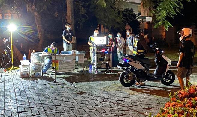 大雅警分局结合市府环保局及公路总局台中监理站等，执行联合稽查作业。（警方提供）