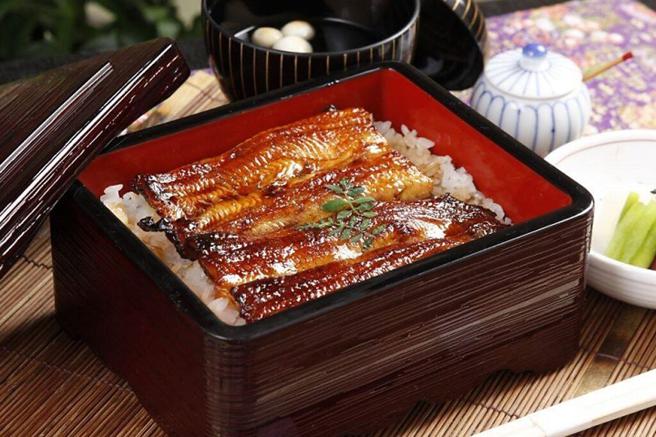 滨松市内拥有多家创业百年的鳗鱼老舖，旅人可品尝传承百年的古早好滋味。图：日本旅行情报局／提供
