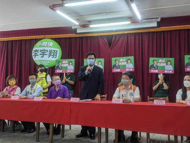 林佳龍今日受訪時強調，蘇貞昌是「大家長」，未來也會請他帶自己到地方走動。(黃敬文攝)