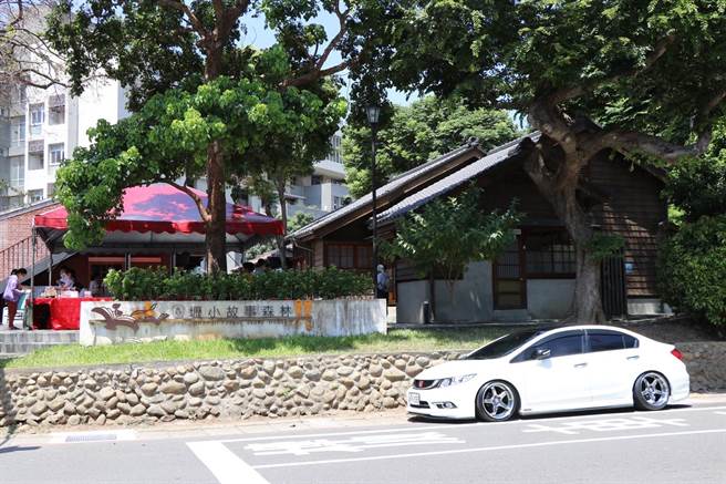 坜小故事森林前身为中坜国小教职员宿舍，兴建于1917年，2015年登录为歷史建筑。（蔡明亘摄）