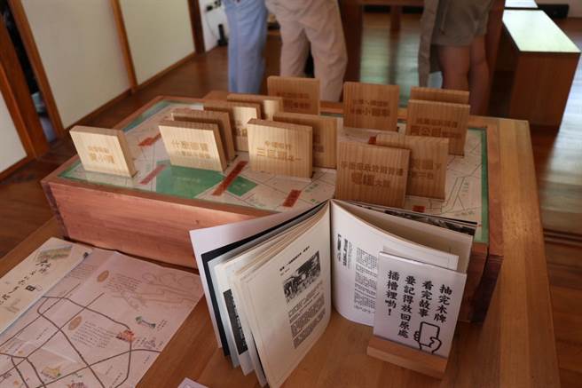 孩童来到坜小故事森林，也能学习到在地歷史记忆。（蔡明亘摄）