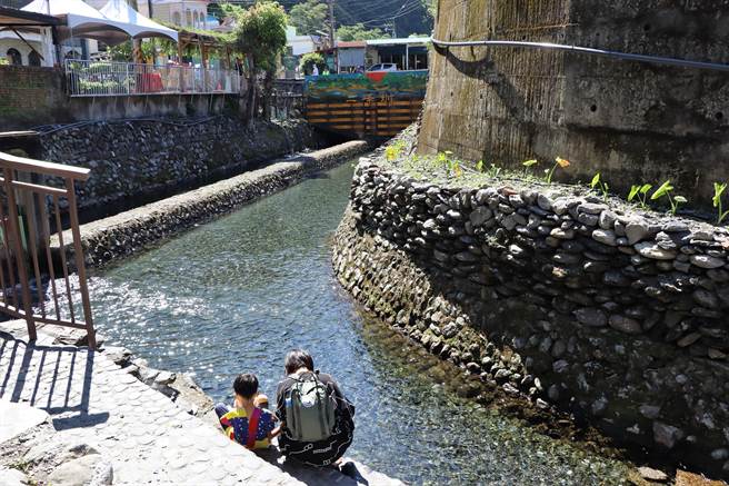由日本工程師鳥居信平打造的二峰圳，流淌屏東百年，是台灣歷史上重要的水利工程。（謝佳潾攝）