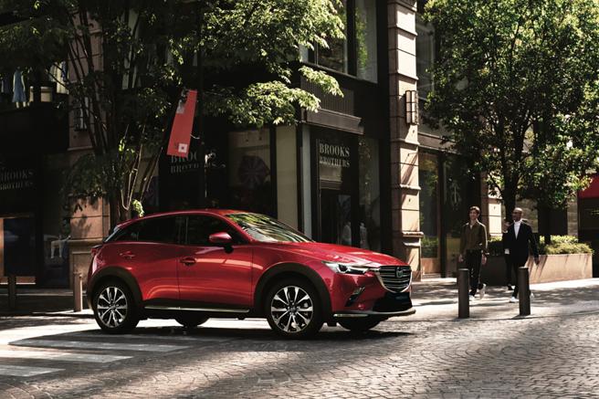 2023年式MAZDA CX-3 20S Signature首度配備ALH智慧型頭燈。（台灣馬自達提供）