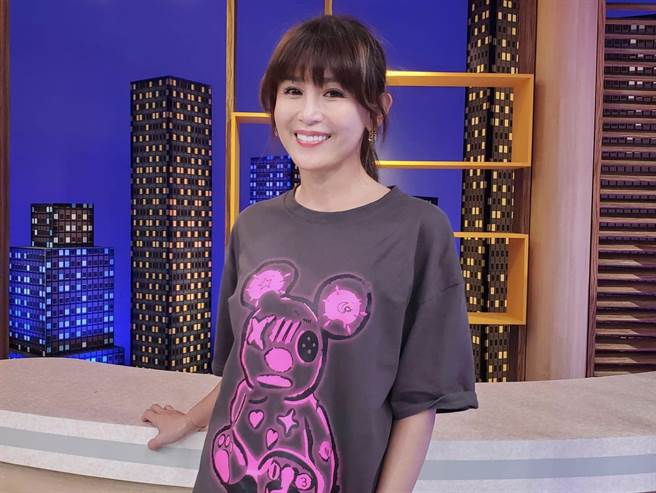 郑仲茵透露过去拍摄戏剧时，曾为了一碗麵苦等六小时。（摘自脸书）