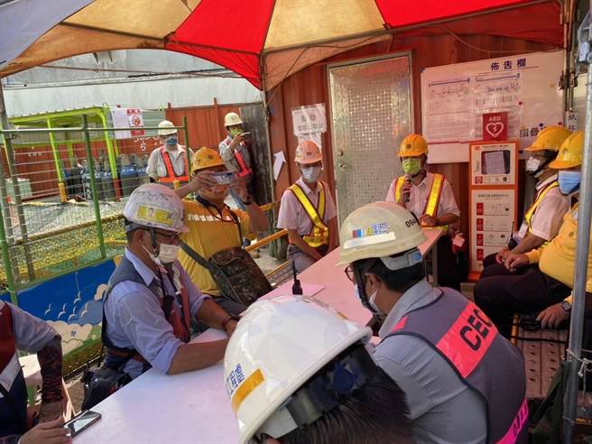 台铁局与铁道局模拟演练临轨安全防护事件(台铁局提供)