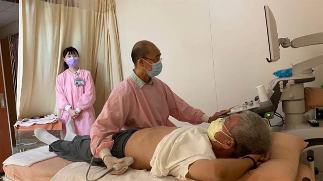罗东圣母医院于24日在院区范凤龙纪念大龙2楼综合诊疗中心，举办免费腹部超音波检查活动。（罗东圣母医院提供／吴佩蓉宜兰传真）