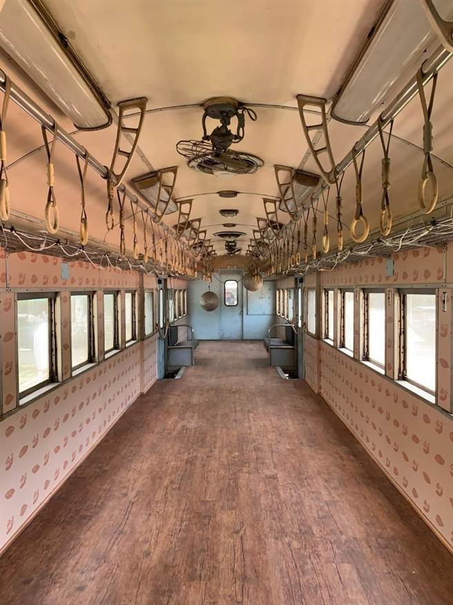 花东纵谷国家风景区管理处日前升级花莲凤林镇慢城公园广场的自行车友善设施，并请知名设计师李明道以国际慢城小镇蜗牛图腾为题材，重新彩绘放置公园的列车，势必将成为最新打卡热点。（纵管处提供／罗亦晽花莲传真）