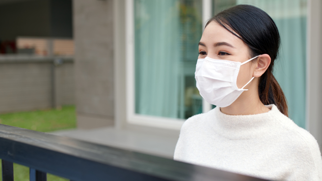 一名人妻透露自己忘穿內衣就去應門，讓鄰居跟自己都好尷尬。（示意圖／Shutterstock）