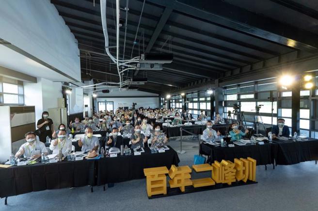 启用100年的二峰圳由日本工程师鸟居信平以自然工法打造，丰润屏东水源，屏东县政府24日举行二峰圳国际学术研讨会，邀请国内外专家交流。（图/ 中央社）