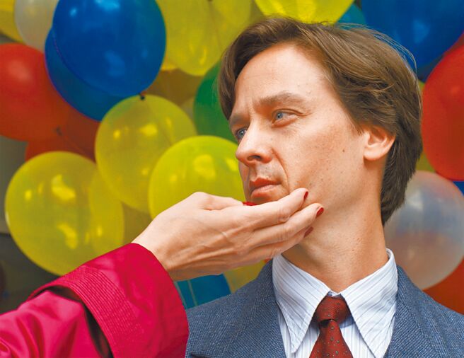 汤姆希林在片中的表现获外媒盛讚，影帝头衔当之无愧。（图／海鹏提供）