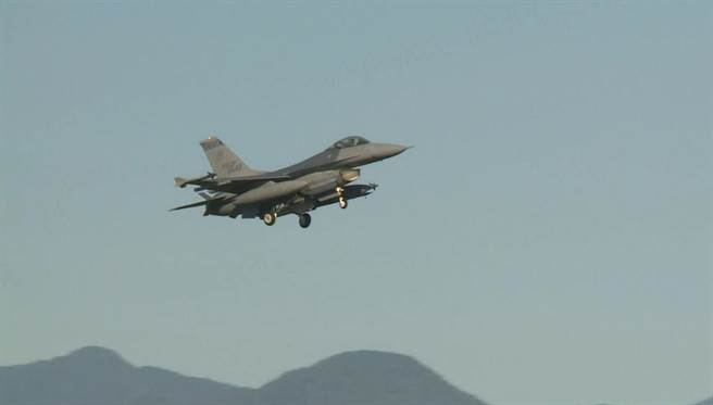 F16V战机。（蔡旻妤摄）