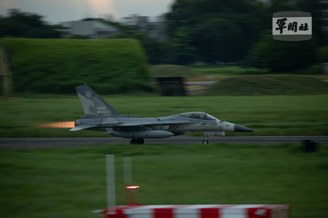 IDF战机依令起飞。（军闻社提供）