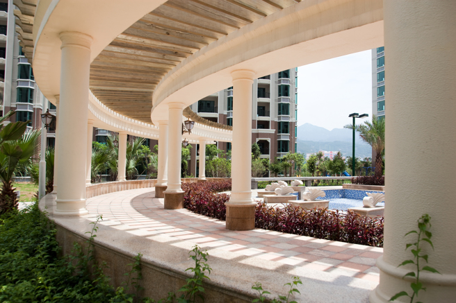 她买亿万豪遭却遭泳池噪音干扰多年，法官判建商负责修缮泳池及赔偿住户360万元。（示意图/Shutterstock提供）