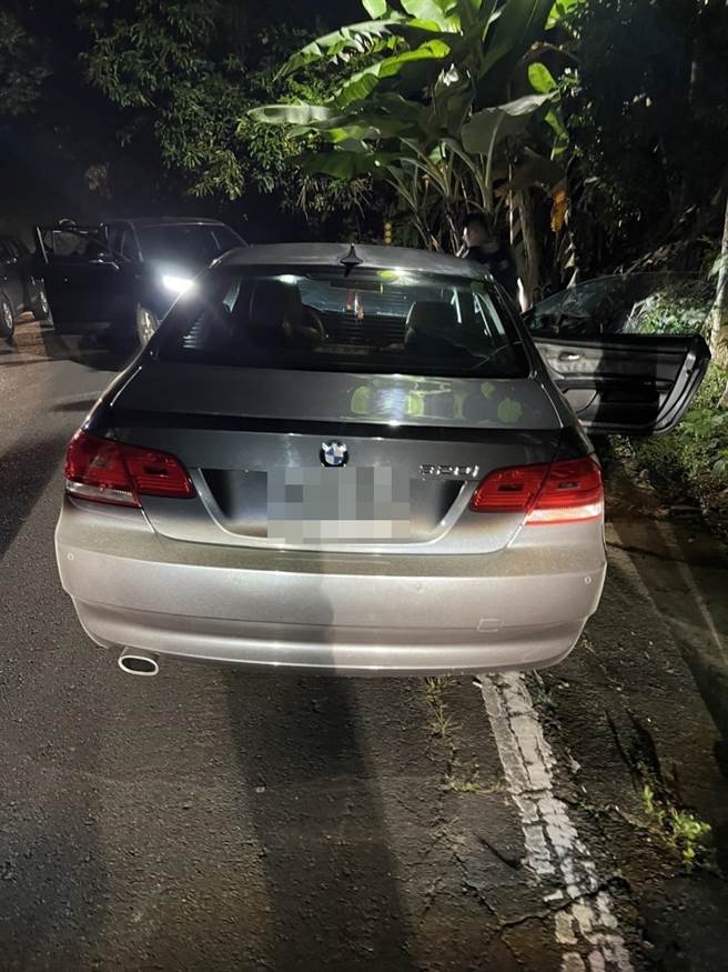 林嫌行凶后驾车逃逸，并将车子弃置在太平山区。（民眾提供）